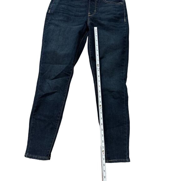 Signature by Levi Strauss & Co. Gold Label Women's Totally Shaping Pull-… - Picture 9 of 9